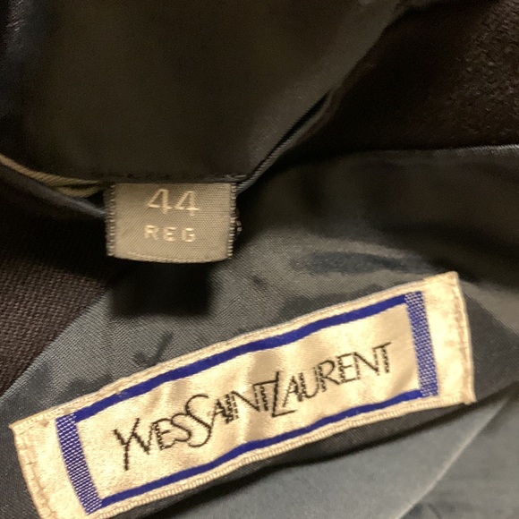 Vintage Yves Saint Laurent Men’s 2 Button Navy Blue Wool Blazer, size 44R - Picture 4 of 7